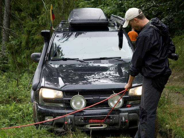 Gelbėjimas gerve: vairuotojas tiesia gervės lyną